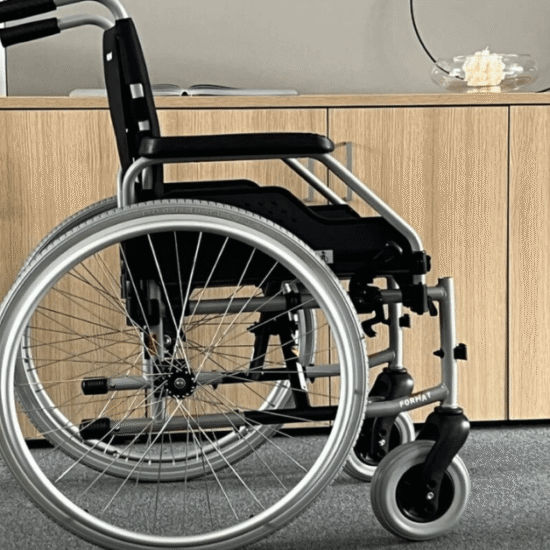 Sklopiva invalidska kolica